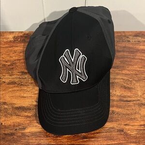 Yankees Black and Gray Baseball Cap